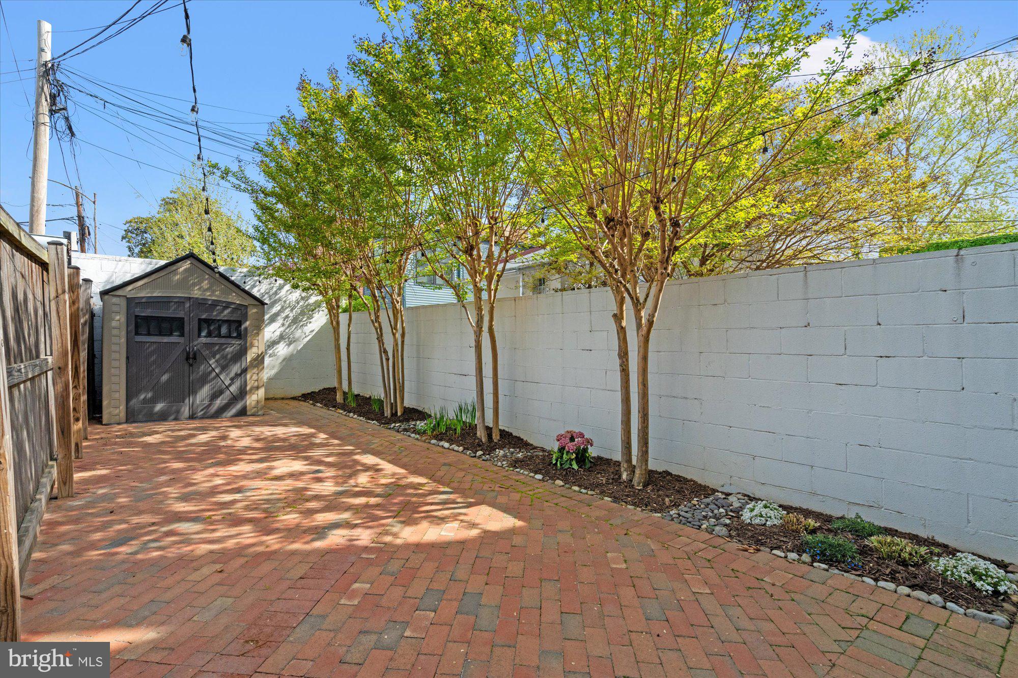 322 A STREET NE