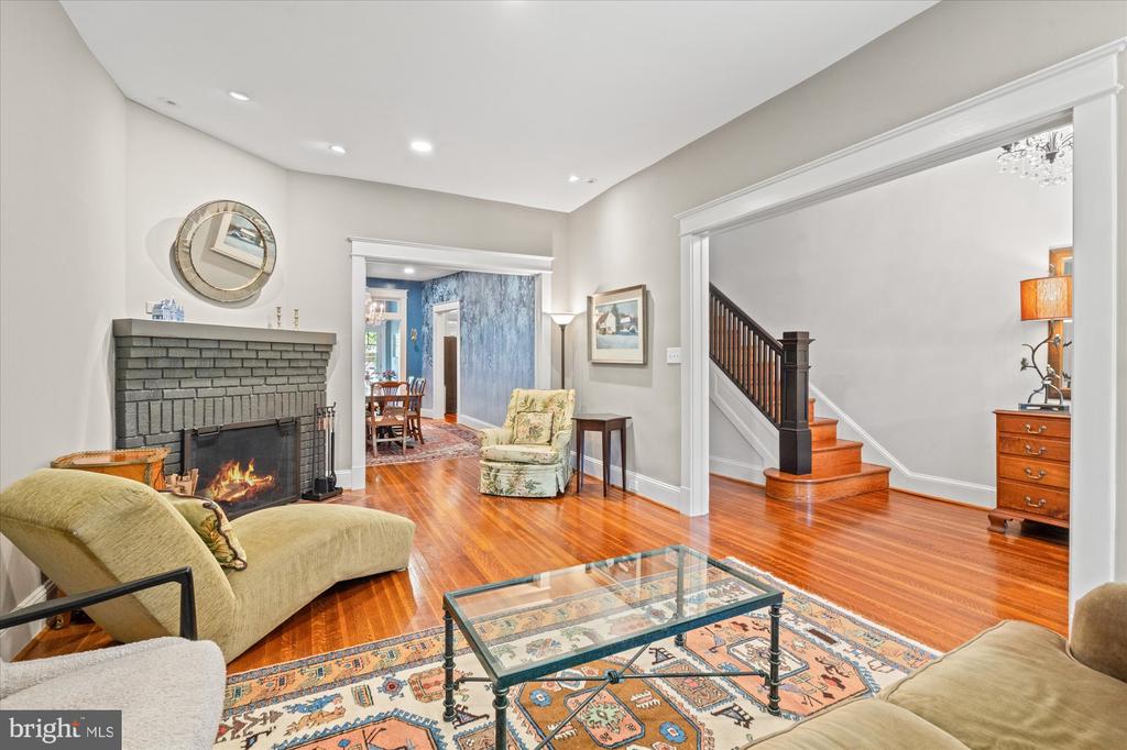 1421 CRITTENDEN STREET NW