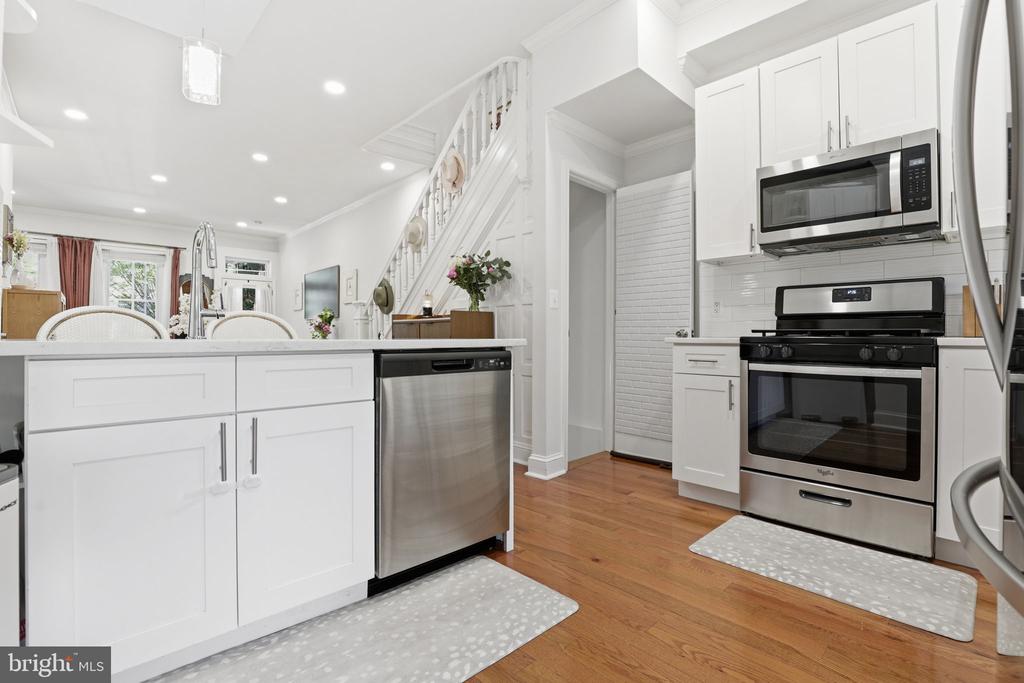 18 RANDOLPH PLACE NW