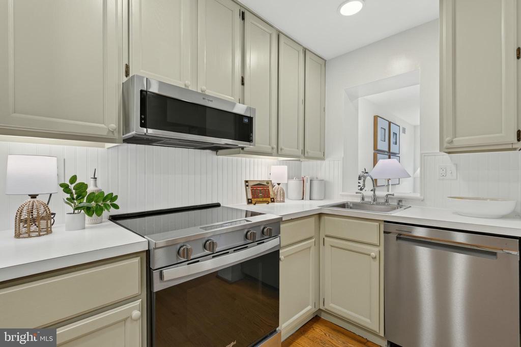 756 9TH STREET SE