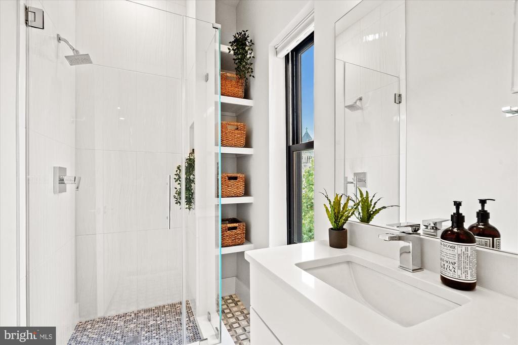 1600 13TH STREET NW Unit: B