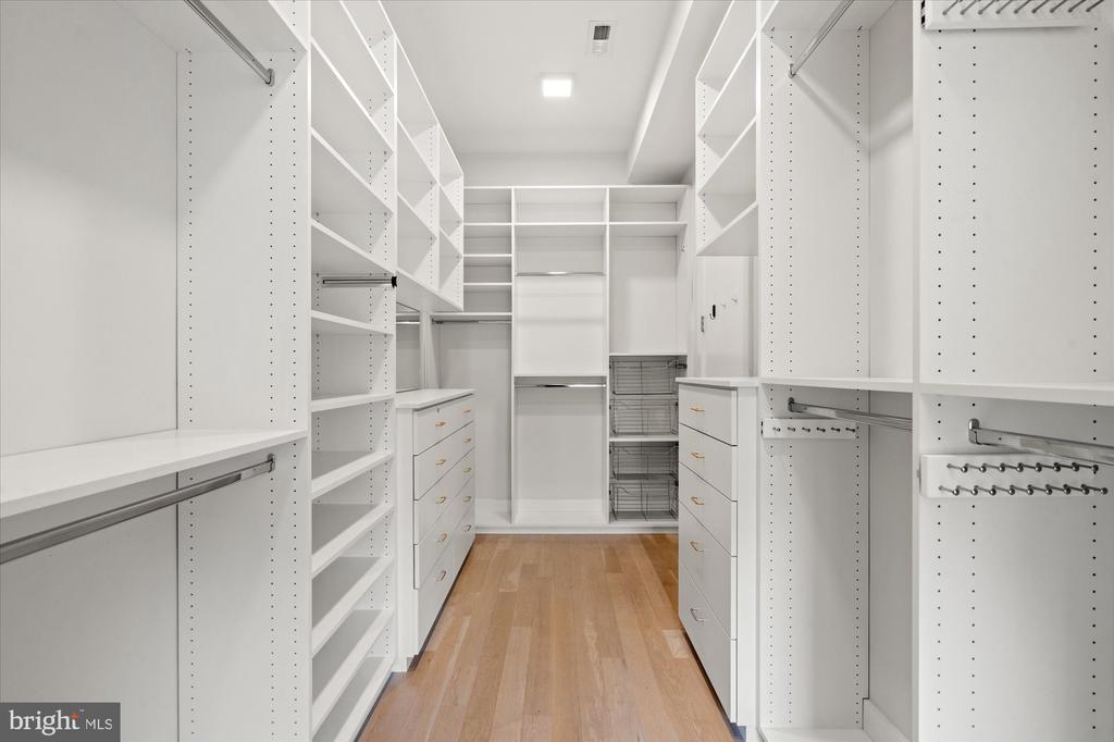 1600 13TH STREET NW Unit: B