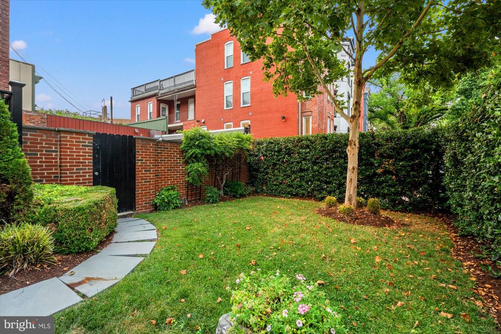 1600 13TH STREET NW Unit: B