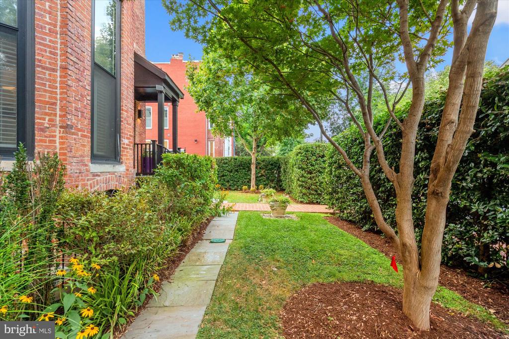 1600 13TH STREET NW Unit: B