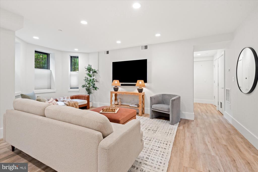 1600 13TH STREET NW Unit: B