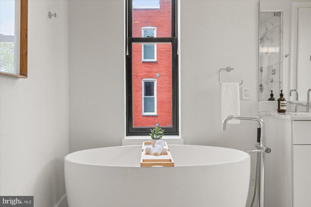 1600 13TH STREET NW Unit: B