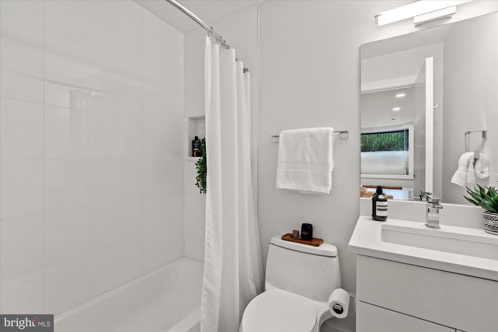 1600 13TH STREET NW Unit: B