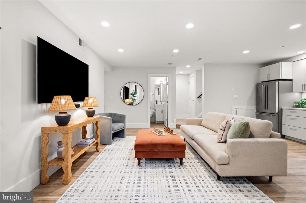 1600 13TH STREET NW Unit: B