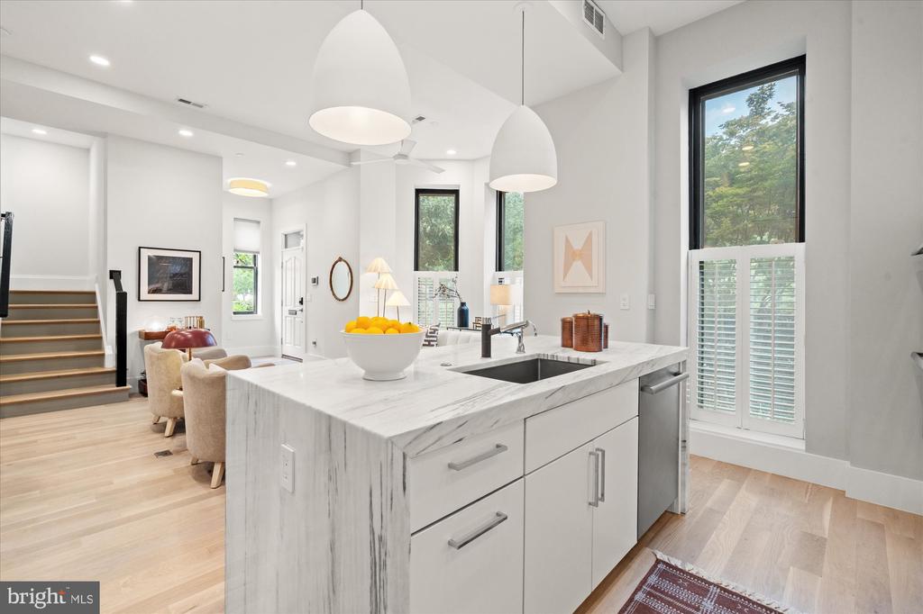 1600 13TH STREET NW Unit: B