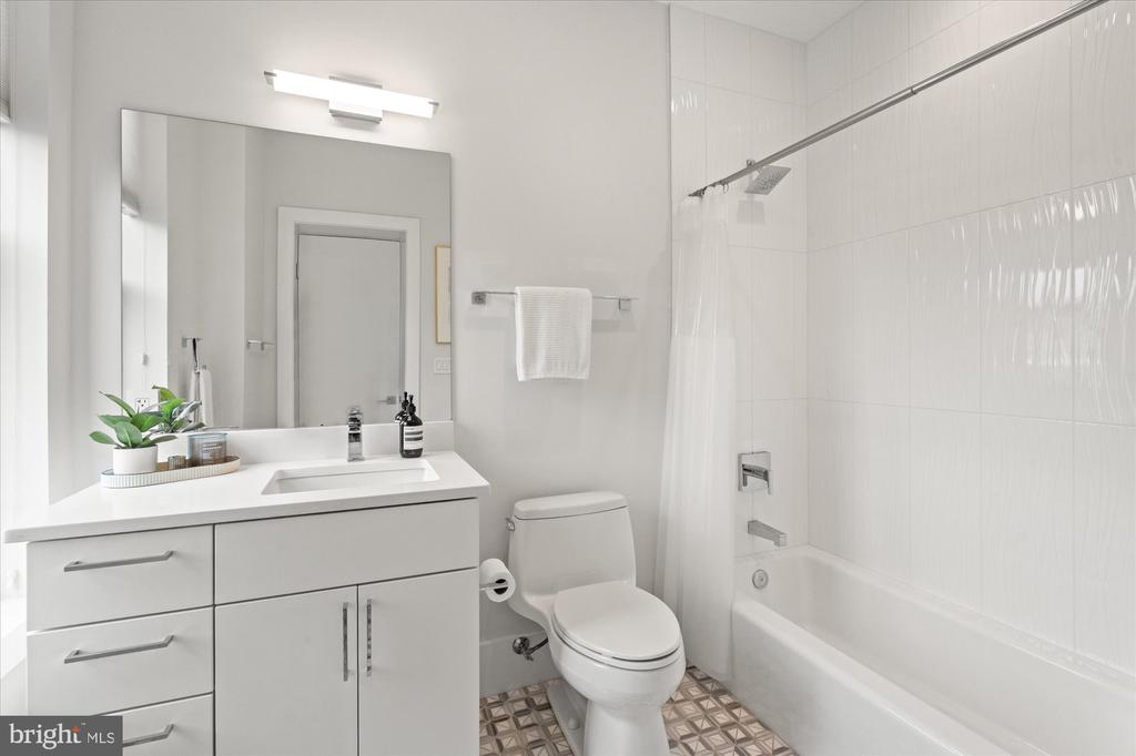 1600 13TH STREET NW Unit: B
