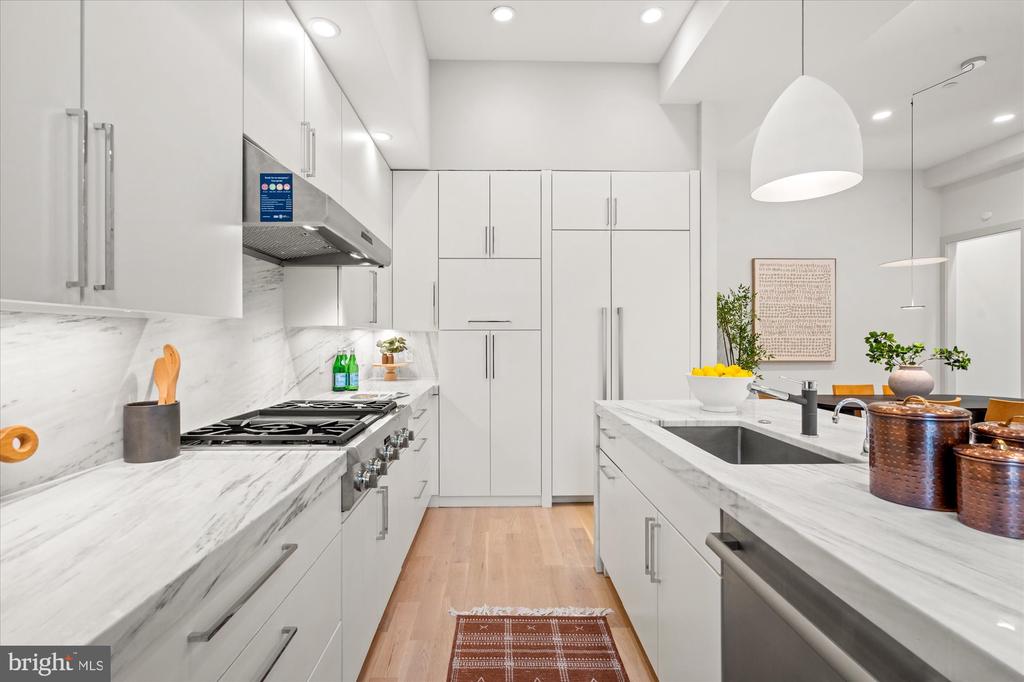 1600 13TH STREET NW Unit: B