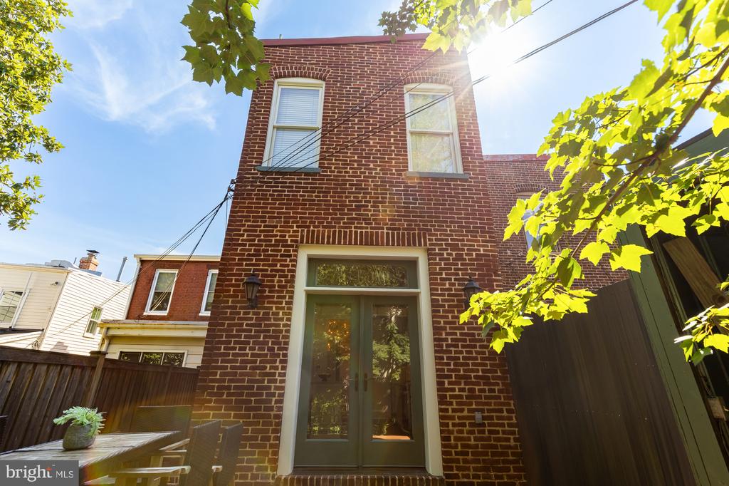 117 11TH STREET SE