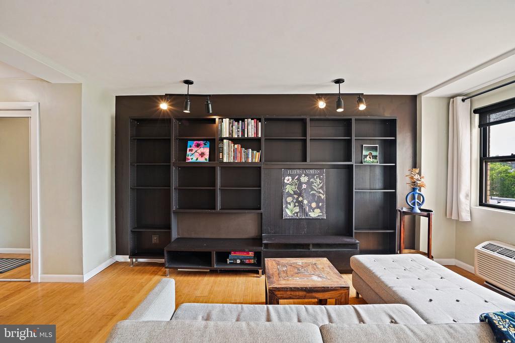 1801 CLYDESDALE PLACE NW Unit: 704