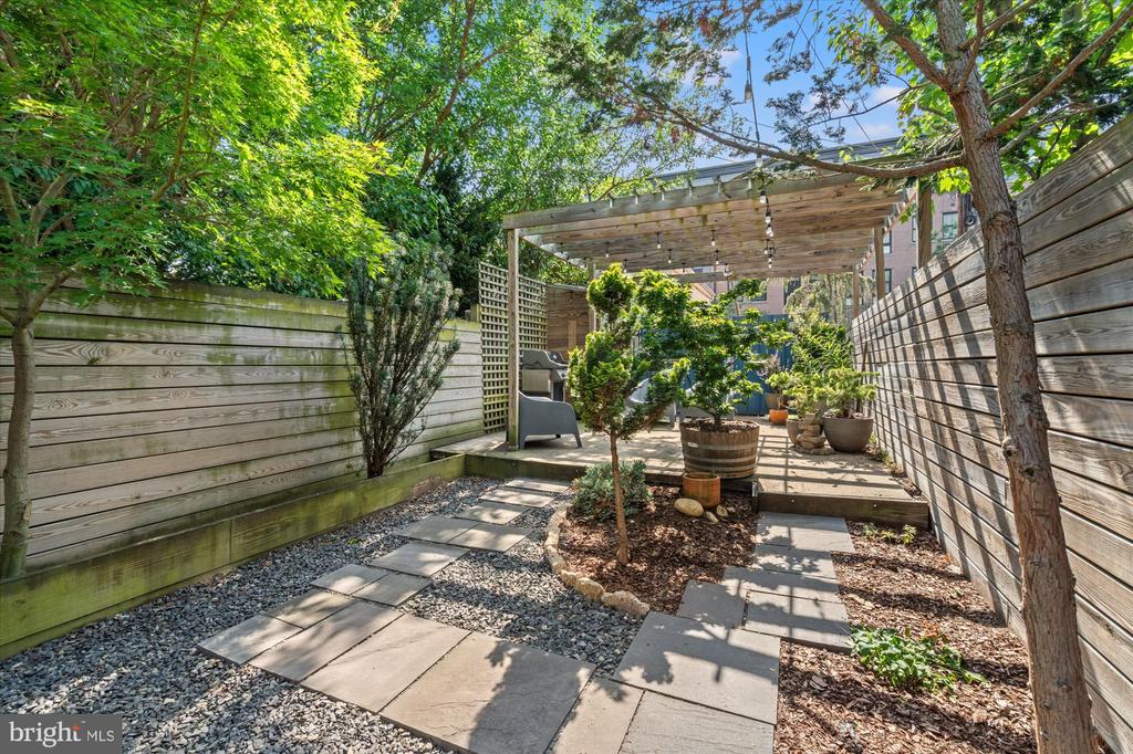 515 14TH SE