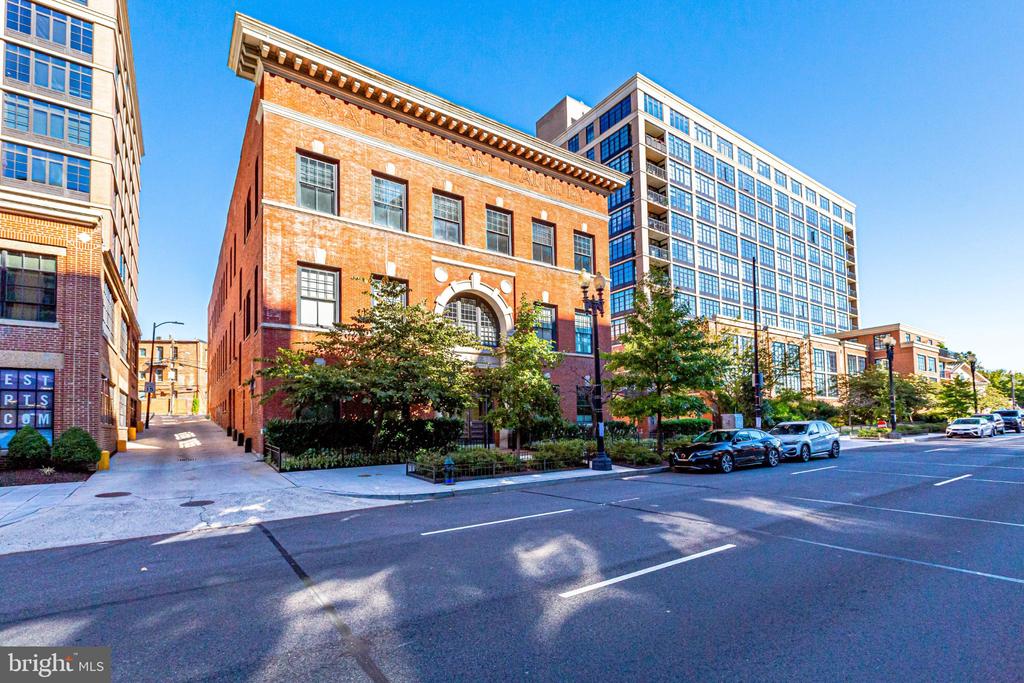 437 NEW YORK AVENUE NW Unit: 802
