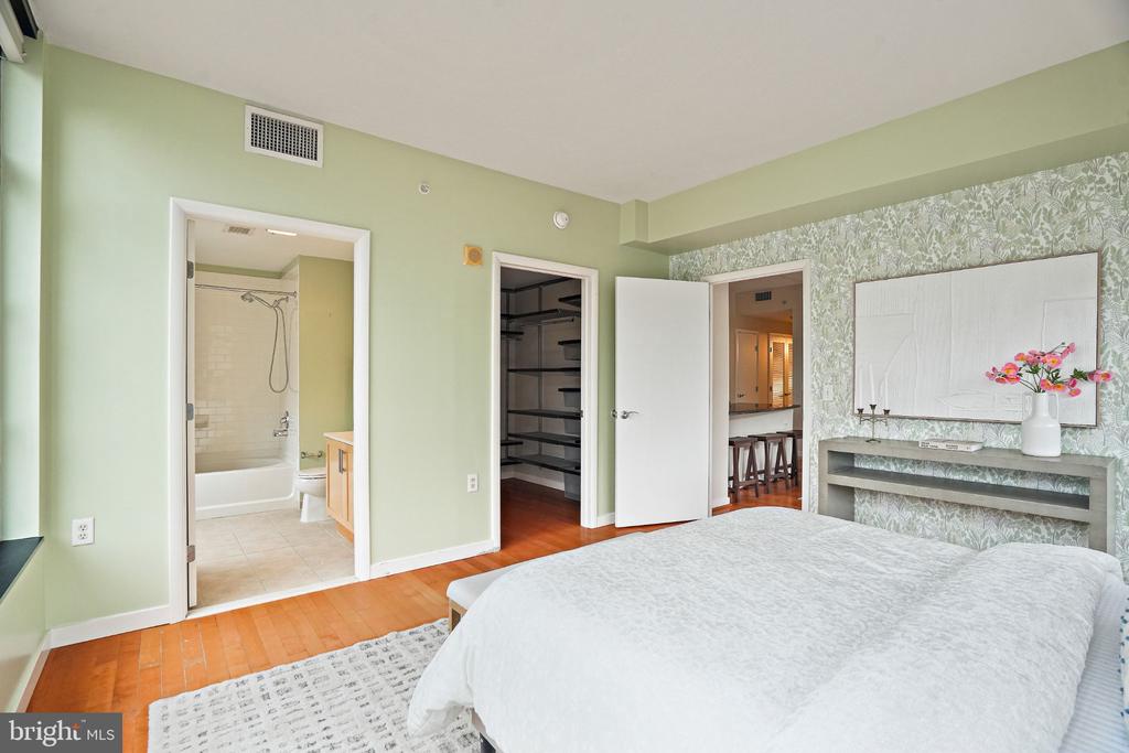 437 NEW YORK AVENUE NW Unit: 802