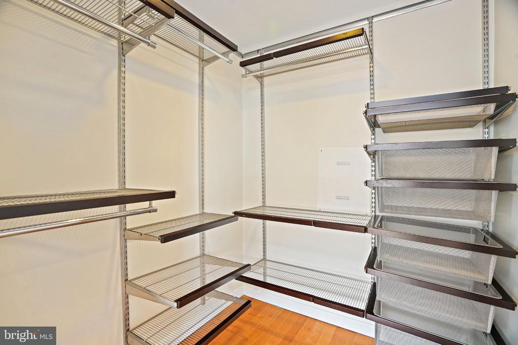 437 NEW YORK AVENUE NW Unit: 802