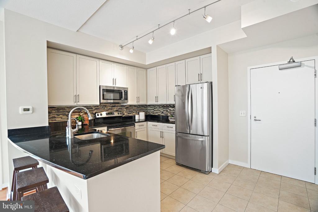 437 NEW YORK AVENUE NW Unit: 802