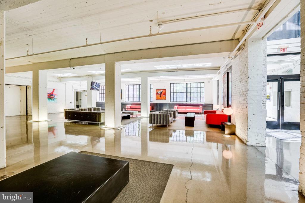 437 NEW YORK AVENUE NW Unit: 802