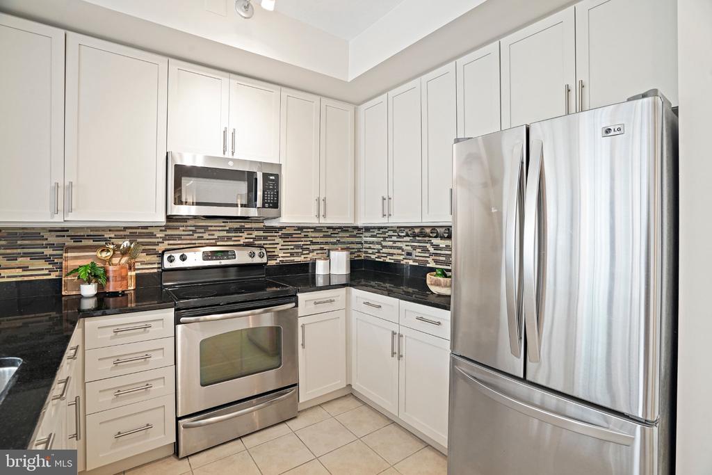437 NEW YORK AVENUE NW Unit: 802