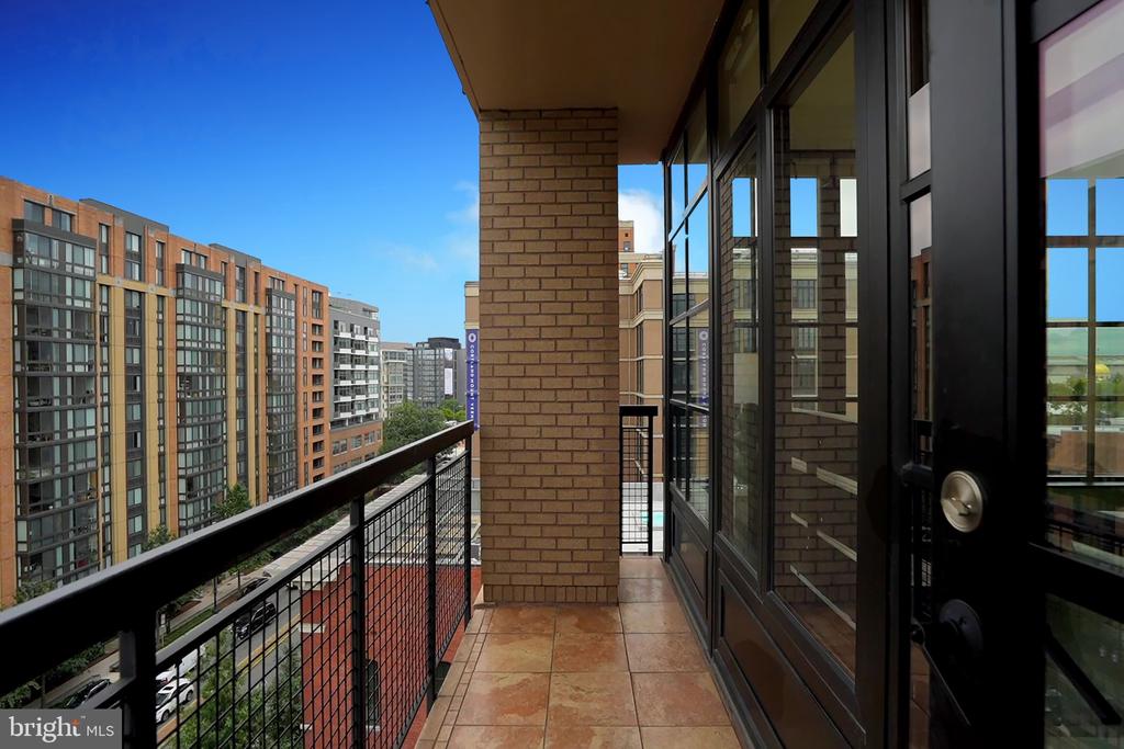 437 NEW YORK AVENUE NW Unit: 802