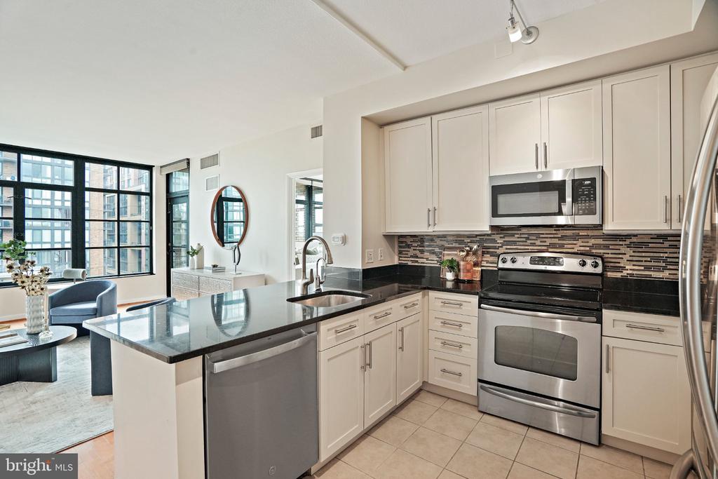 437 NEW YORK AVENUE NW Unit: 802
