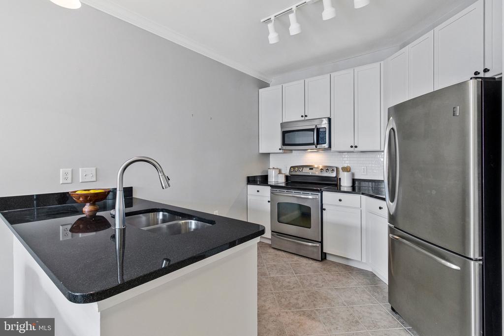 1391 PENNSYLVANIA AVENUE SE Unit: 446