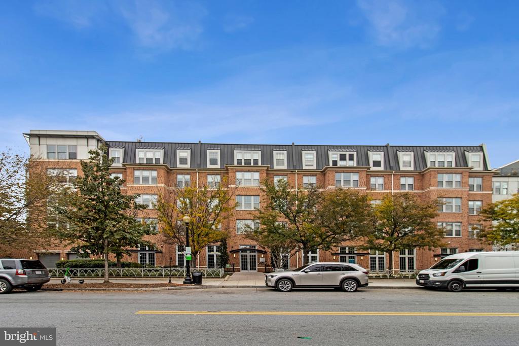 1391 PENNSYLVANIA AVENUE SE Unit: 446
