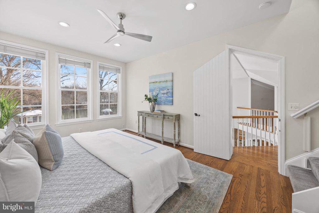 1701 RIVER ROAD