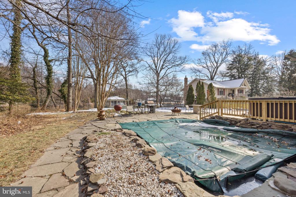 1701 RIVER ROAD
