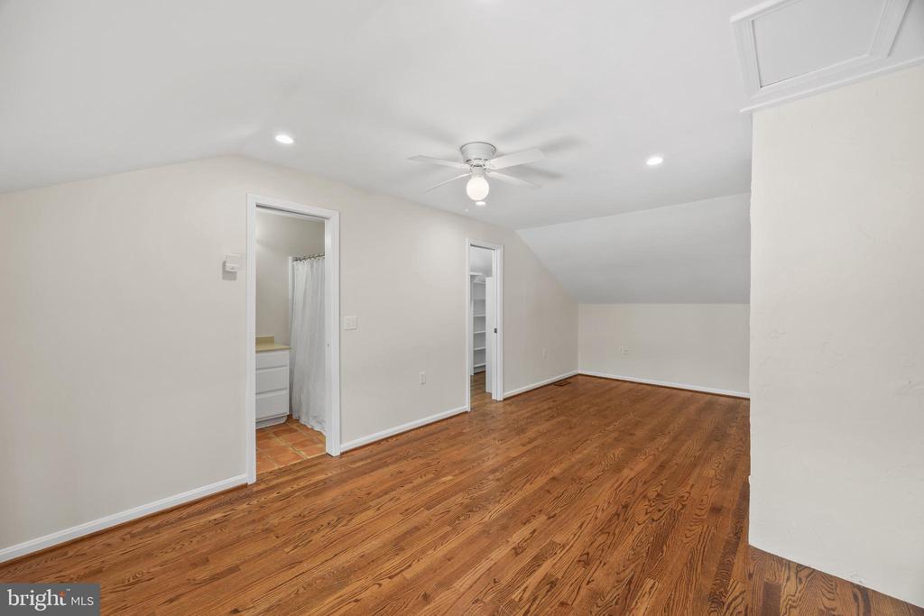 1701 RIVER ROAD