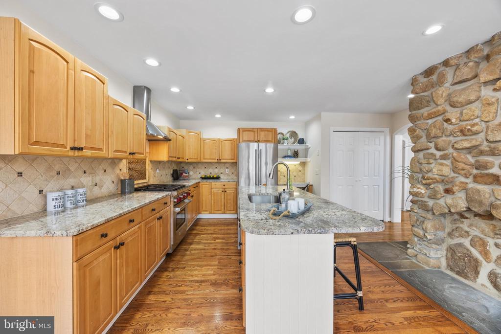 1701 RIVER ROAD