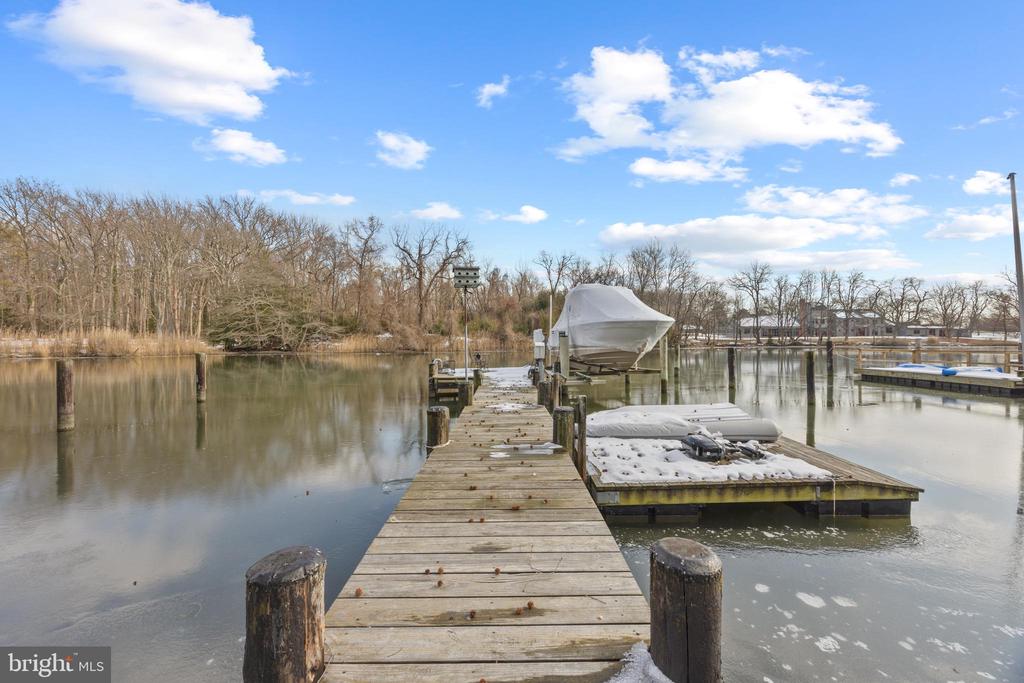 1701 RIVER ROAD