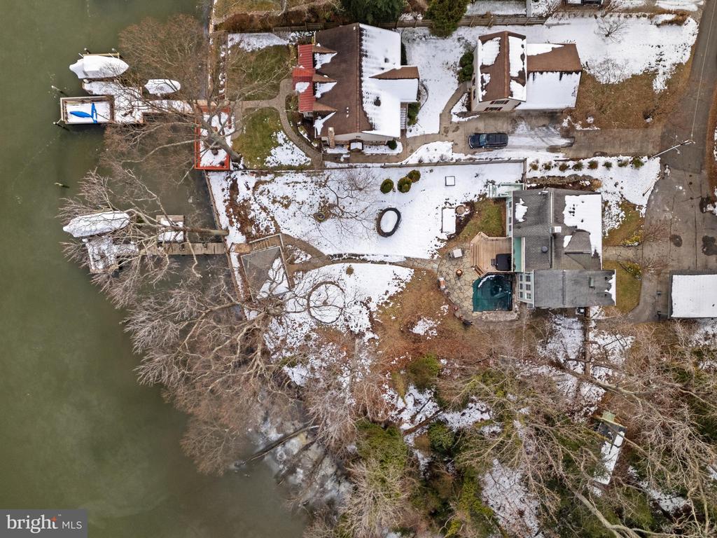 1701 RIVER ROAD