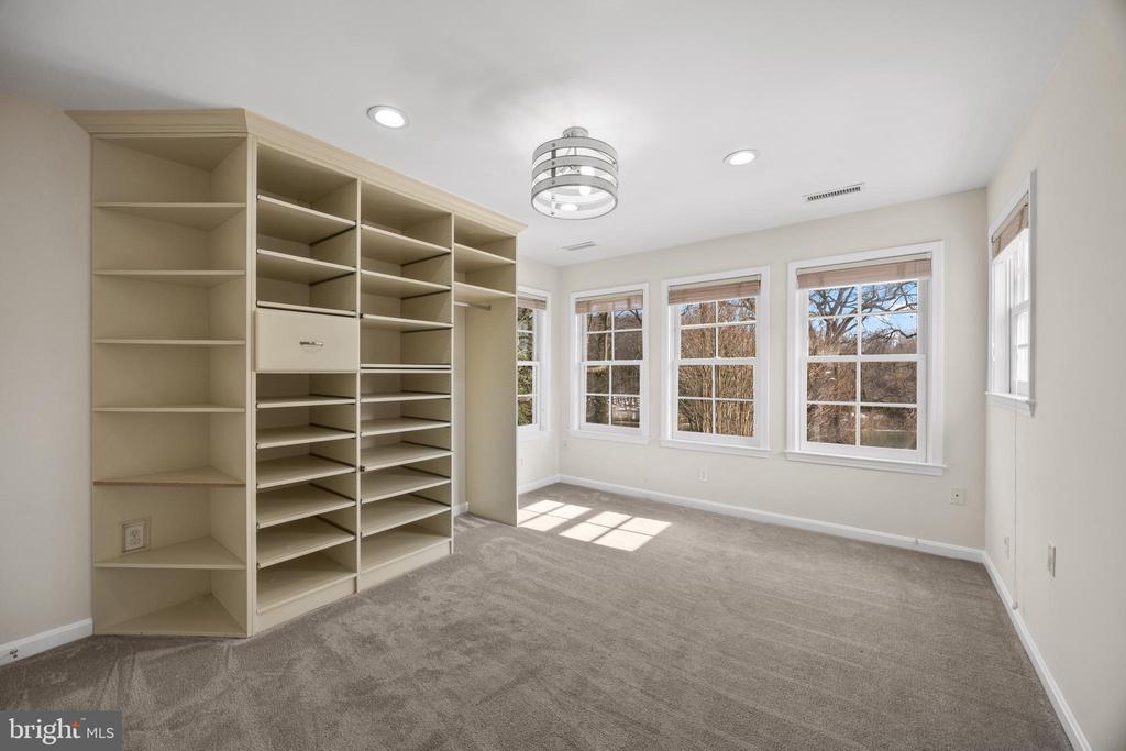 1701 RIVER ROAD