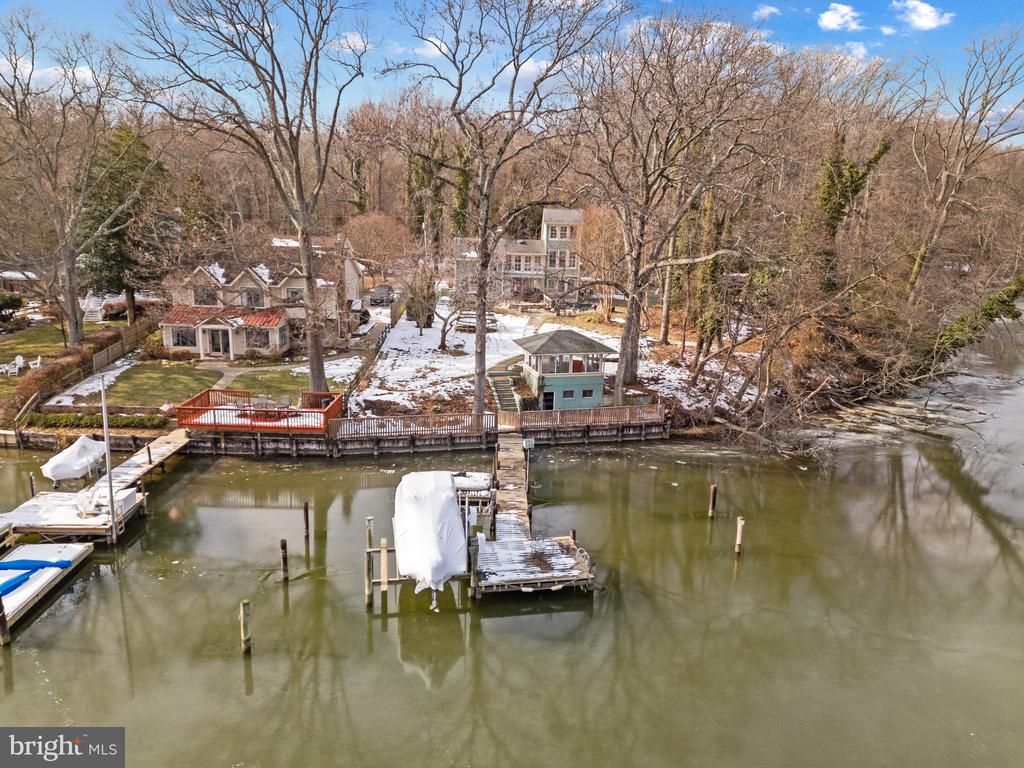 1701 RIVER ROAD