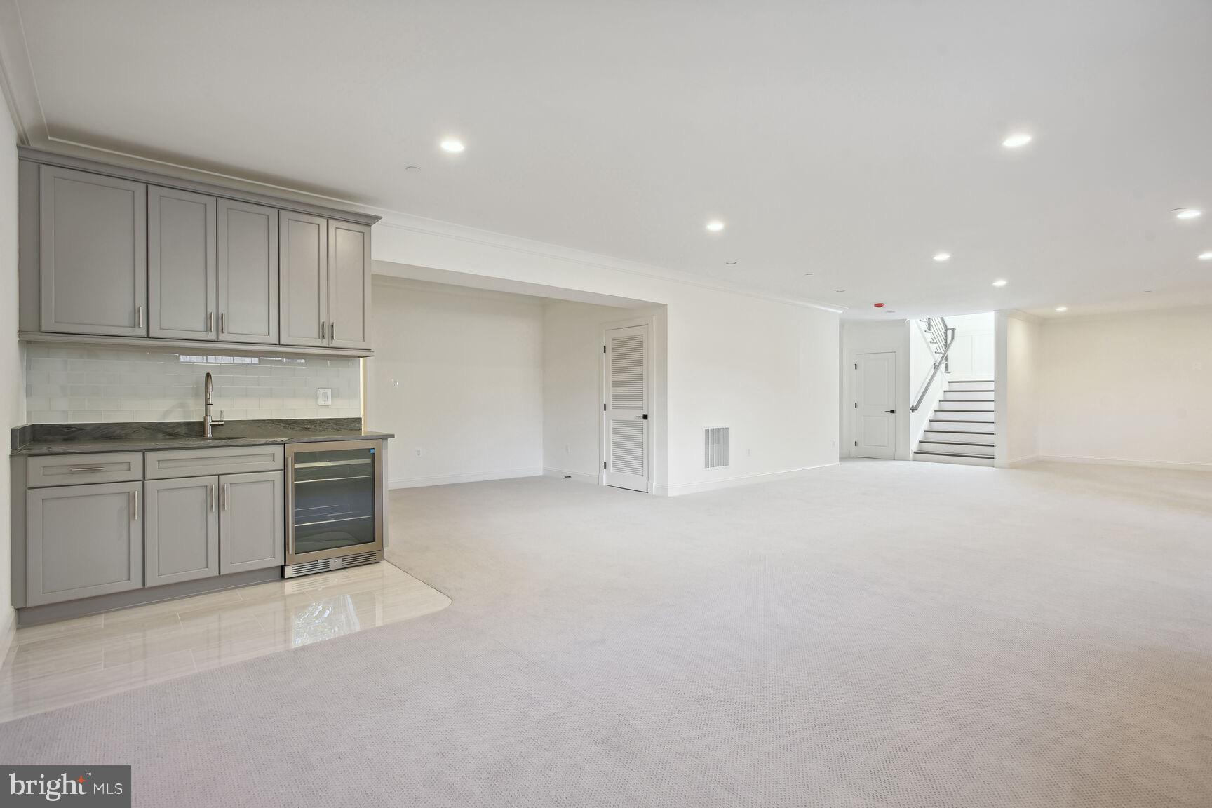 7601 MARBURY ROAD