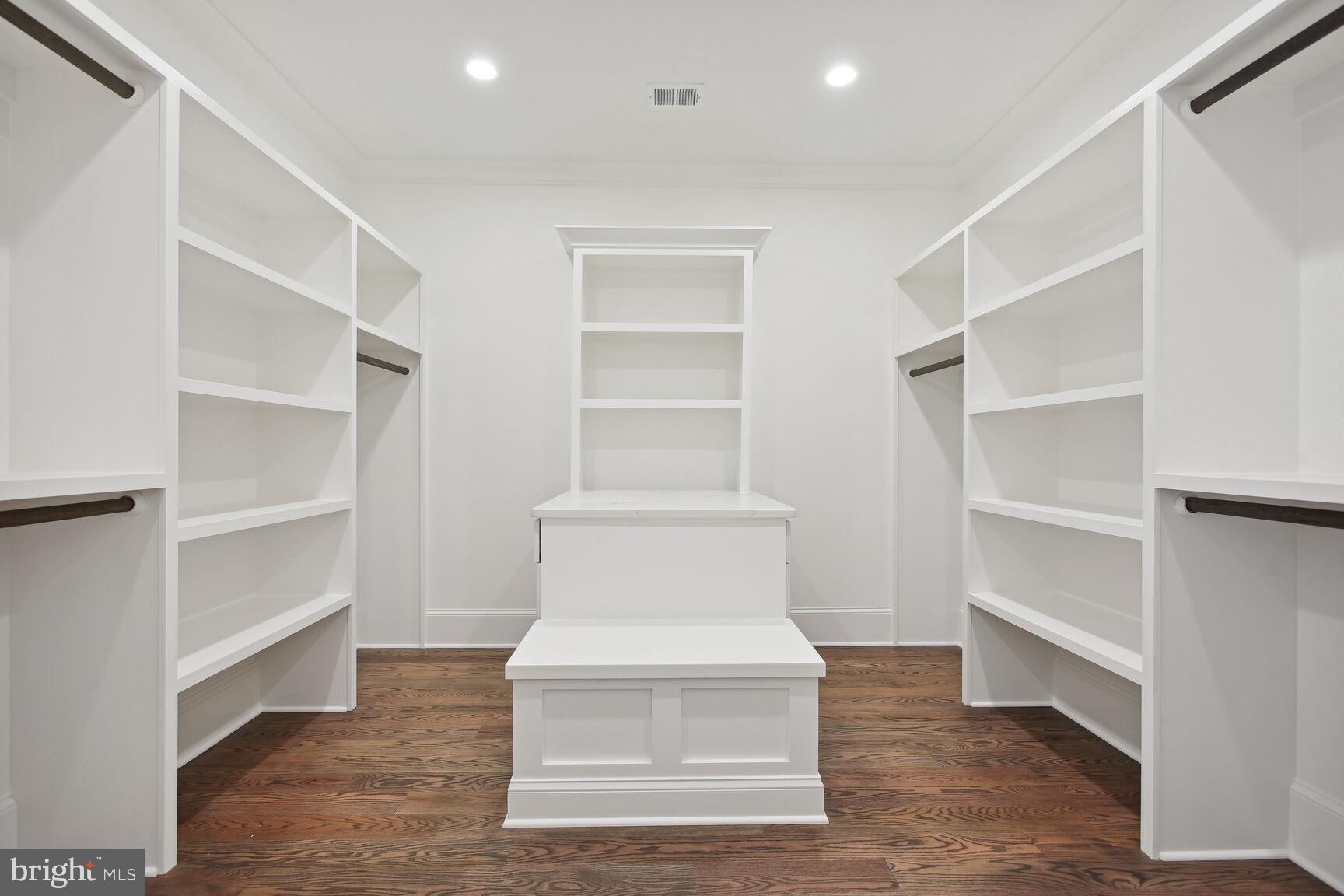 7601 MARBURY ROAD