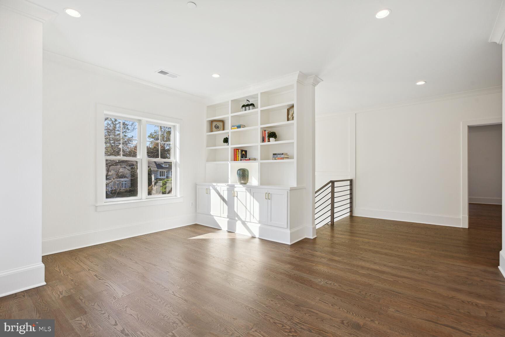 7601 MARBURY ROAD