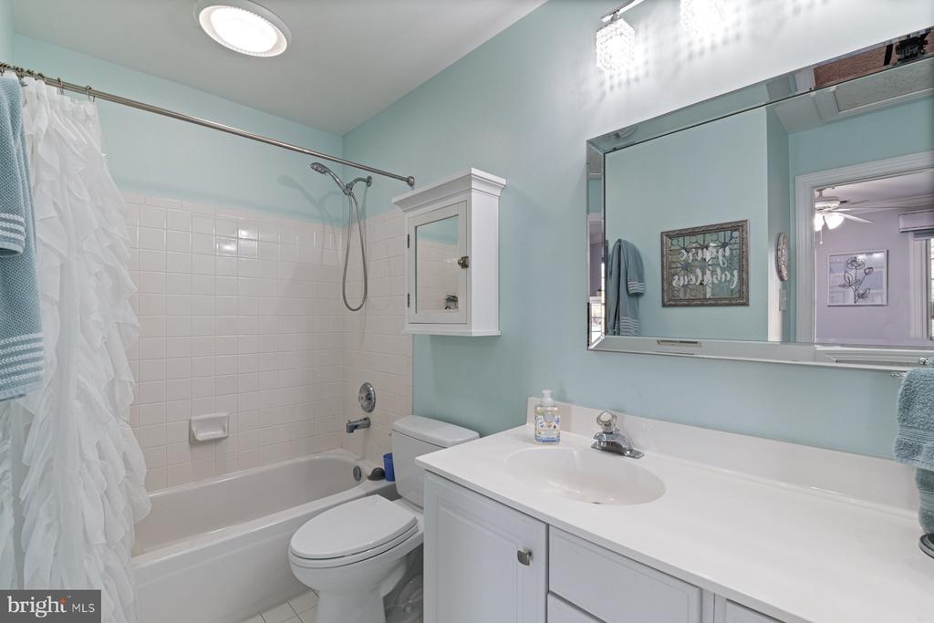 13900 NATIA MANOR