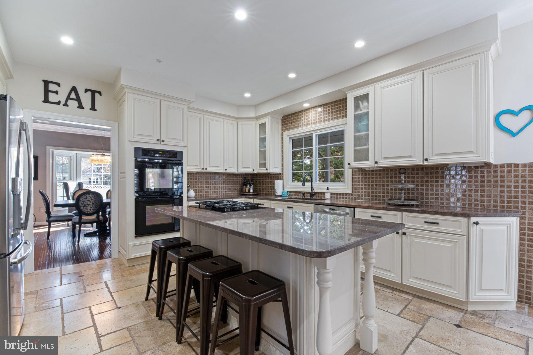 13900 NATIA MANOR