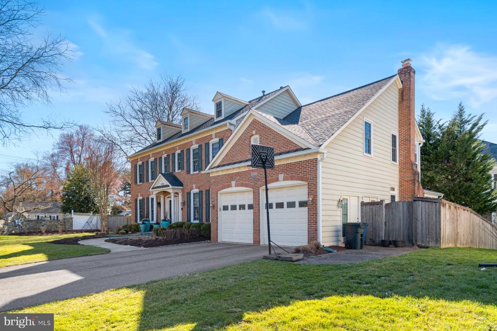 13900 NATIA MANOR