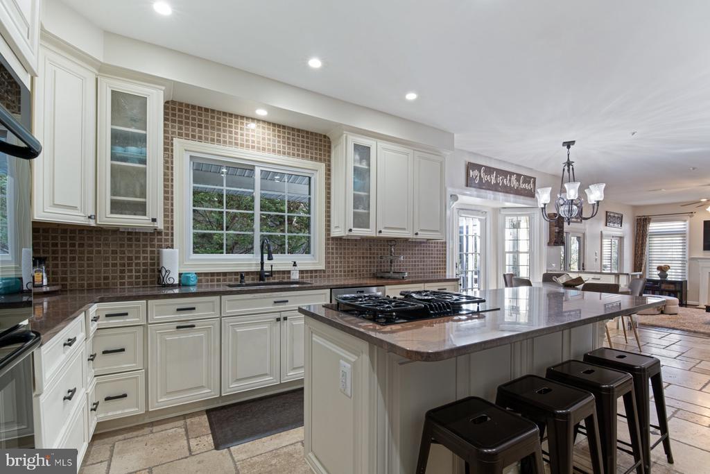 13900 NATIA MANOR