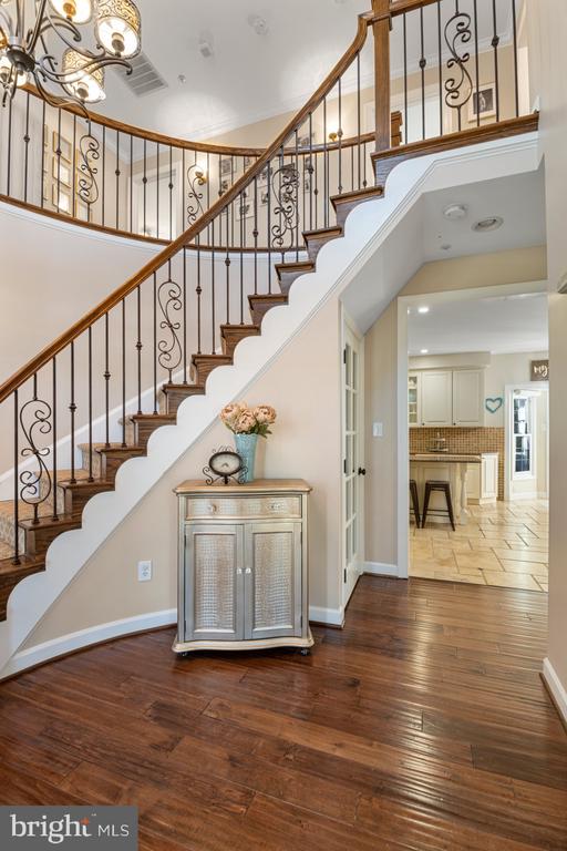 13900 NATIA MANOR