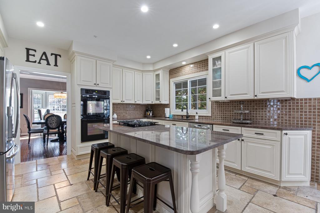 13900 NATIA MANOR