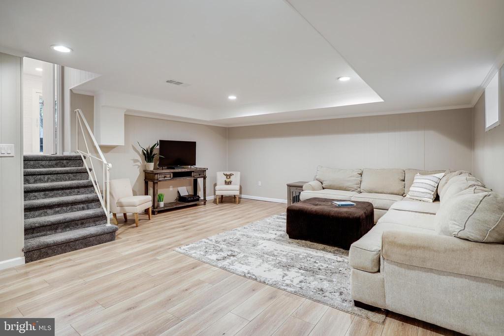 4522 TRAYMORE STREET
