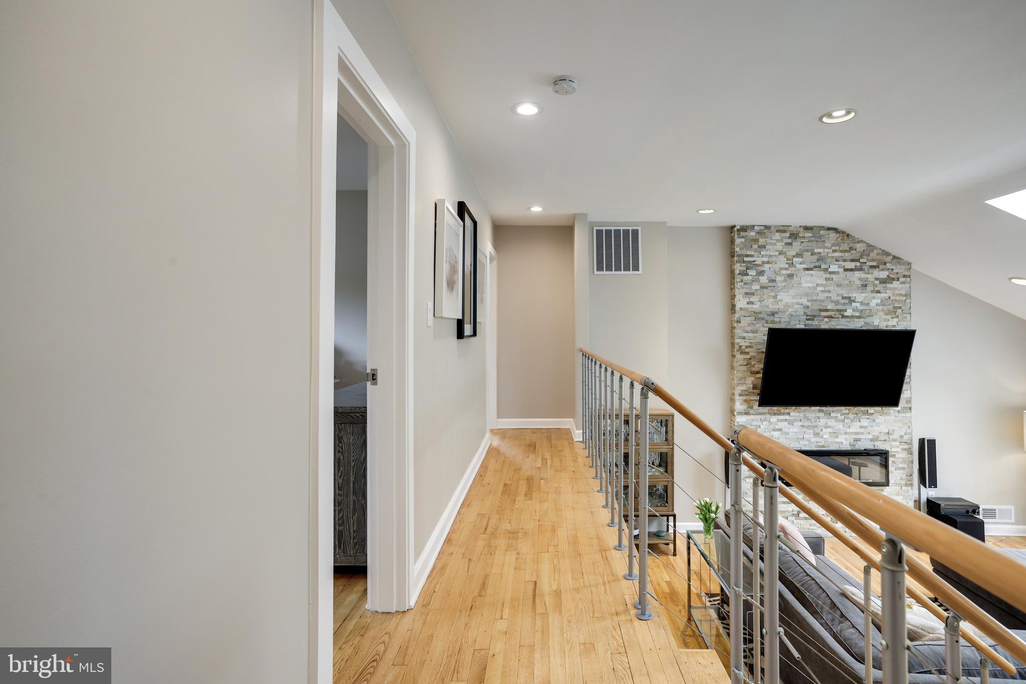 4522 TRAYMORE STREET