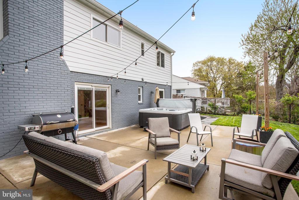 4522 TRAYMORE STREET