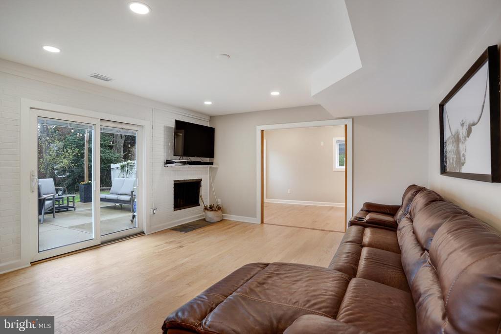 4522 TRAYMORE STREET