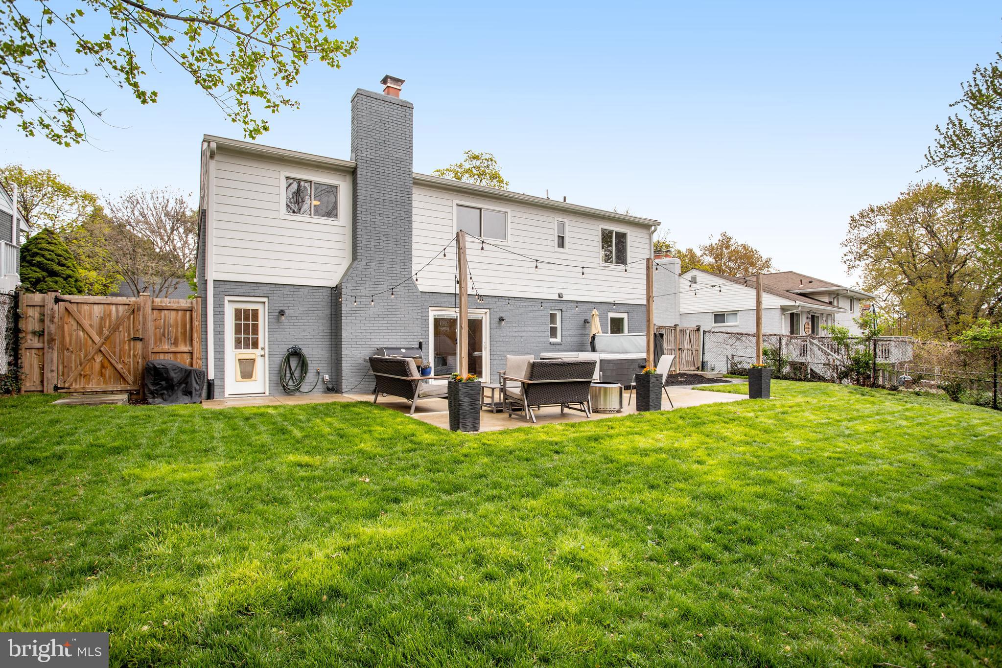 4522 TRAYMORE STREET